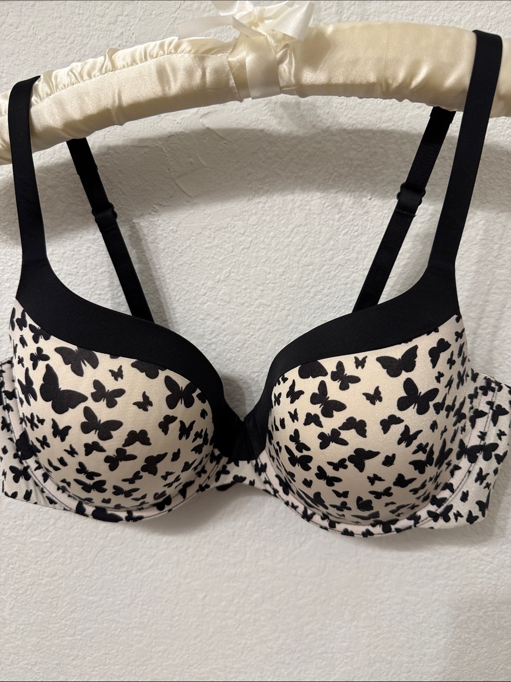 Victoria’s Secret Black & White Butterfly Print Lined Demi T-Shirt Bra
